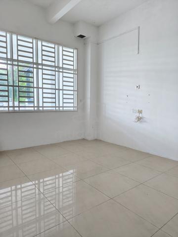 ‼️FOR SALE‼️3-Storey Terrace House at Sungai Dua, Butterworth 1