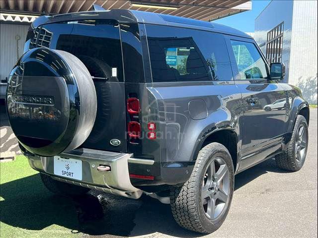 2023 DEFENDER 90 P300 SE Meredian sound system - 4