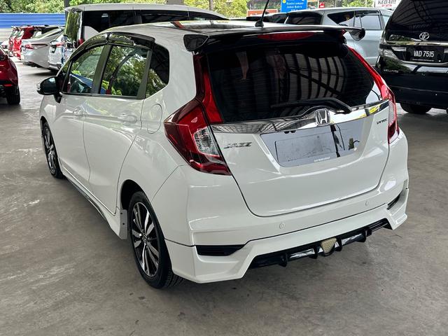 2017 HONDA JAZZ GK-5 1.5 V FACELIFT✅29k KM Mileage - 4