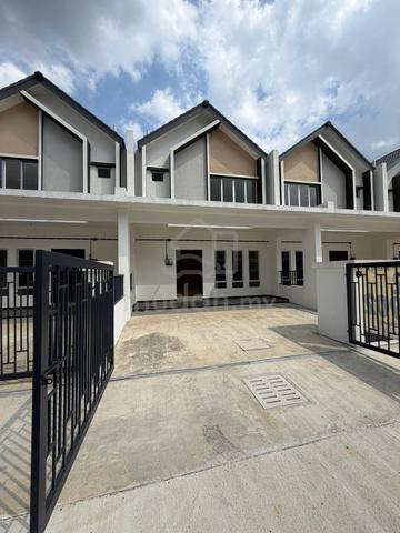New Double Storey Terrace near Setia Alam (Newly Completed House) 1