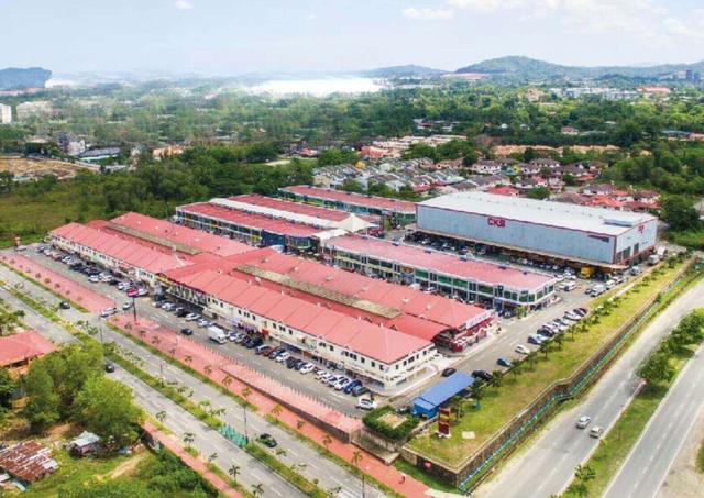 Menggatal 4 adjoining single storey shoplot | town area | Inanam | KK 1