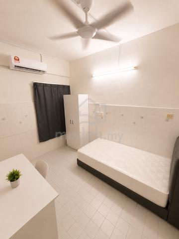 Room for Rent SS7 Kelana Jaya Near LRT & Paradigm Mall 1