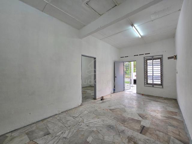 Single Storey House, Rantau Panjang, Jalan Kapar, Facing Playground 1