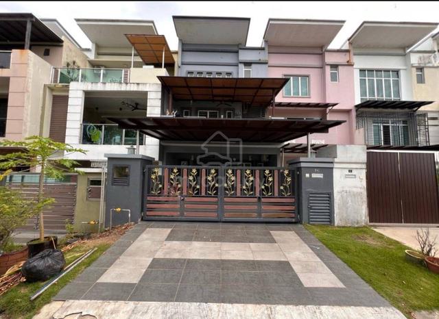 2.5 Storey Terrace Maya Height Bandar Seri Alam 1