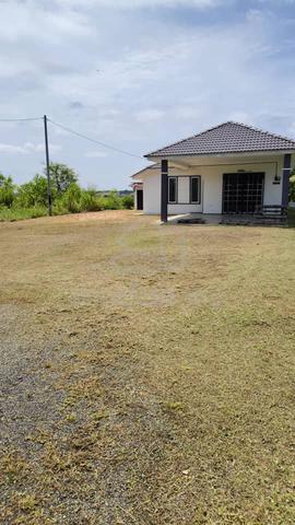 Rumah Serta Laman Tanah BerGeran Kongsi untuk Dijual Milikan kekal. 1