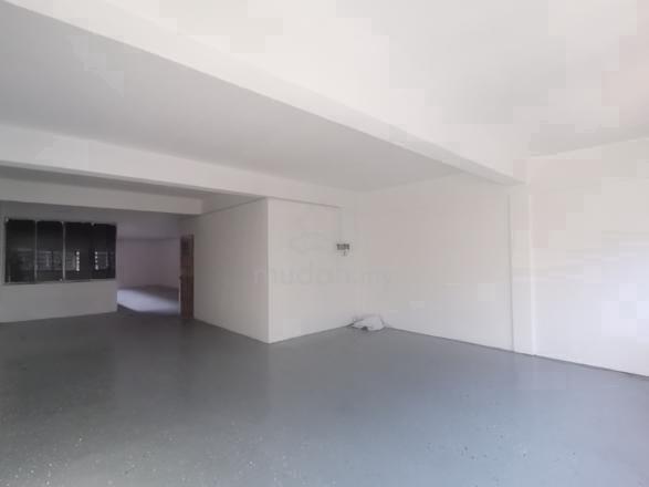 【Multi Purpose】2nd floor renovated Store/Office/Accommodation 1