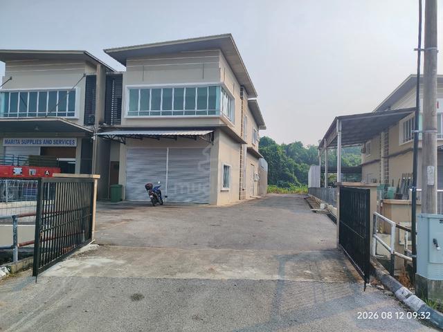 2 storey semi-detached light industry factory for rent 1