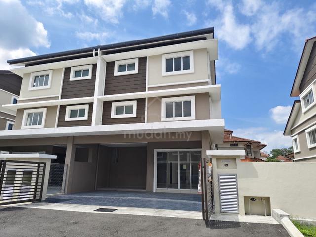 Brand New 2.5 Storey Semi D Taman Ramal Suria Kajang 1