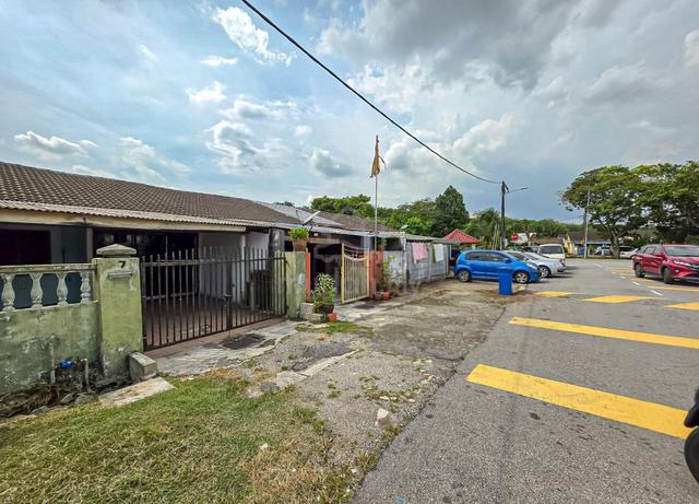 Renovated 1-Storey Terrace Seksyen 24, Shah Alam. 1