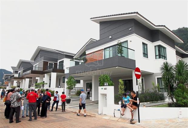 Senawang Last 2 Units Double Storey Terrace!! monthly below RM1800 ! 1
