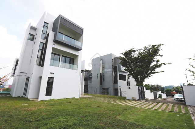 Sri petaling bungalow for rent  1