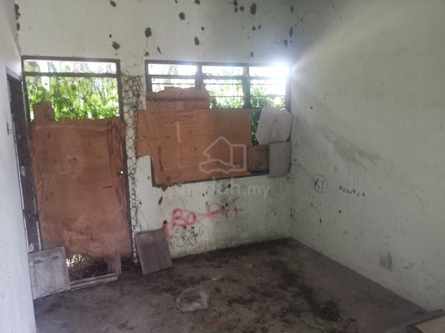 1sty Low Cost Terrace House Facing Open 5