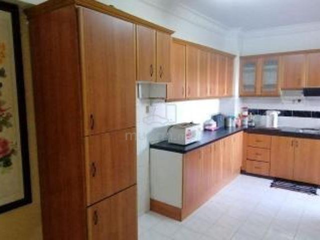 2sty house in Usj 20 usj20 Subang Jaya 24x75 Gated and guarded 1