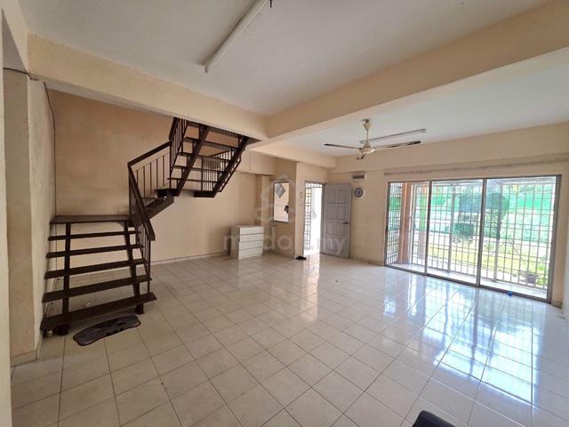 FACING OPEN Teres Bangi Seksyen 8 >Dekat Surau 1