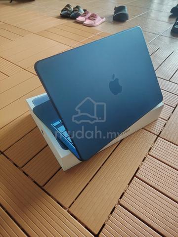 Macbook Neo 256gb like new - photo 2 of 2