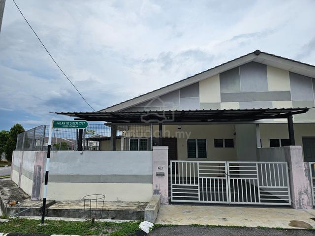 Renovated Single Storey Semi-D Corner Lot House For Sale At Sitiawan 1