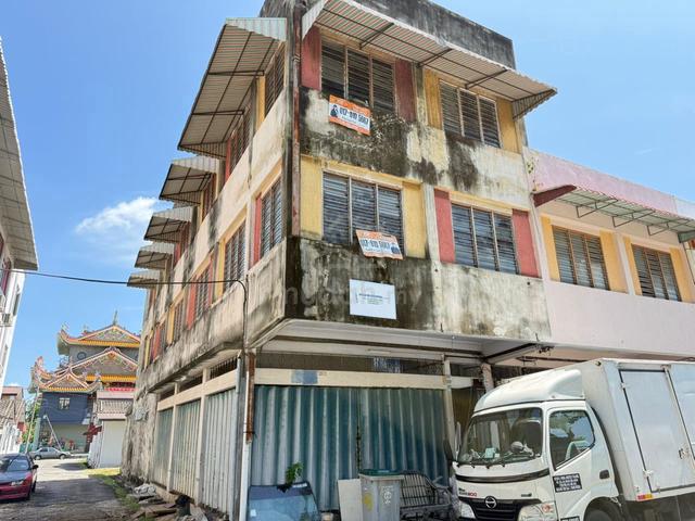 Melaka Taman Asean End Lot Shophouse For Rent Ample Parking 1