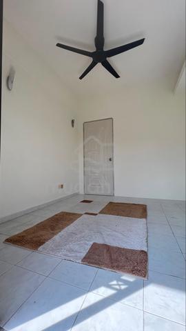 Desa Medura Cozy Room with Private Balcony 1