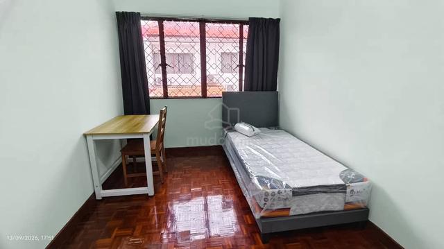 Ss24  taman megah for rent ( female) 1