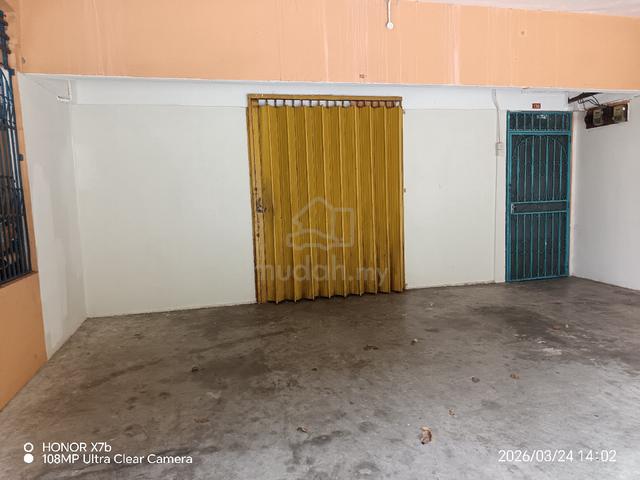 rumah teres 2tingkat.6bilik 4 toilet.no130 taman sornam bahau 1