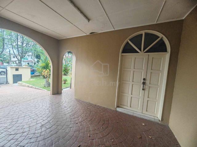 SEMI-D DOUBLE STOREY BRP 5 Huge SEMI FURNISHED Well Maintained GATED 1