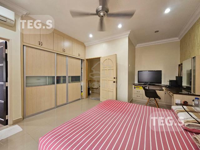 2sty terrace fully extended room ext move in cond freehold kemuning 4