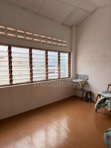 Room for Rent at Jalan Macalister 1