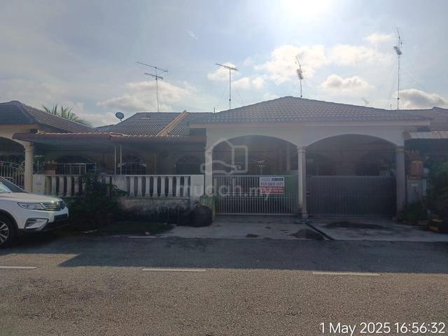 For Rent - Taman Sri Wangi, Batu Pahat, Johor 1