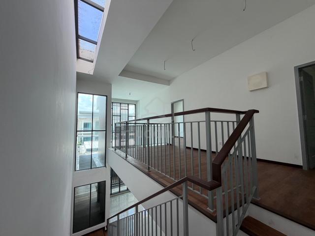 Bukit Banyan Emilia 2story terrace house sale 1
