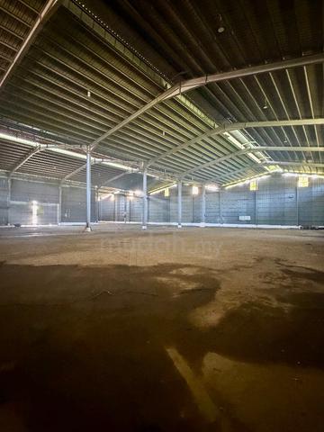 Large-Scale Warehouse With Loading Space @ KKIP 1