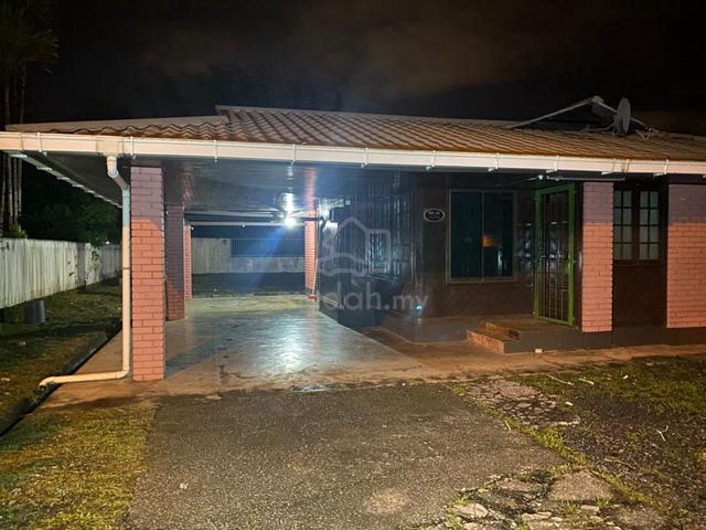 Single Detach house at kampung cemerlang kuching for rent 1