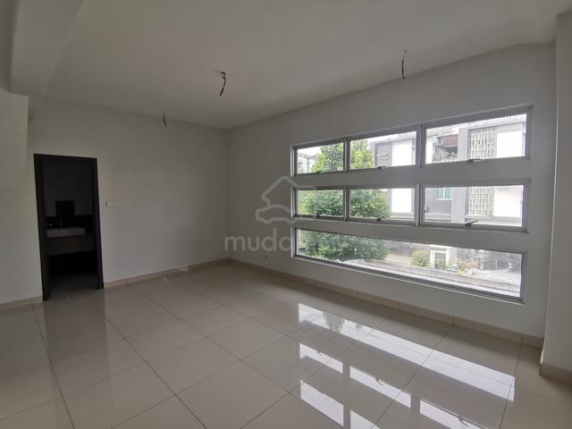 Seremban Ready Unit Hilltop area 2.5 storey with private clubhouse 4