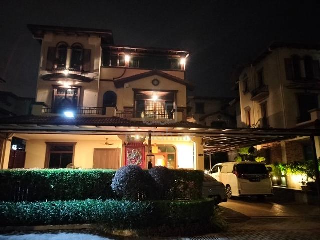 3 story bangalow house in diamond city semenyih for sale 1
