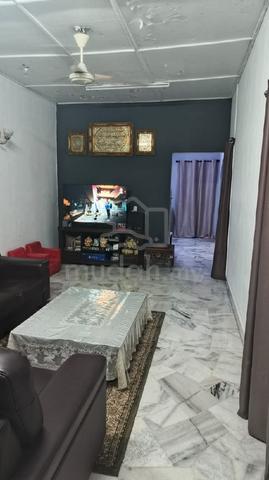 Single-Storey intermediate terrace house in Ampang 1