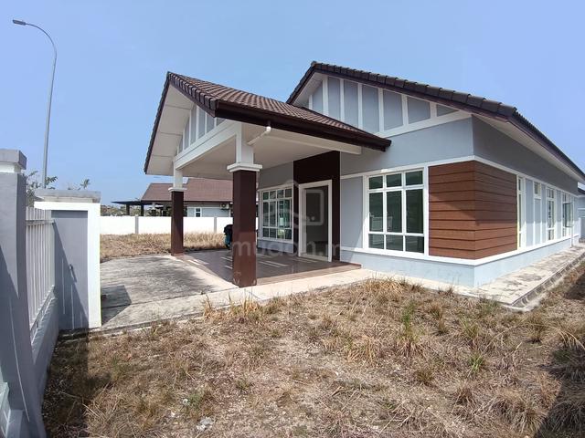 Tmn Bukit Senawang Perdana Single Storey Bungalow Corner Lot Below MV 1