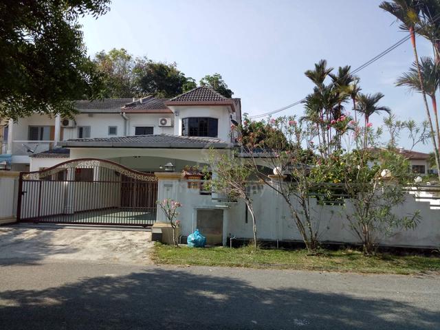 CORNER 2 storey house 3400sf : Taman Jasmin : Kajang : Spacious 1