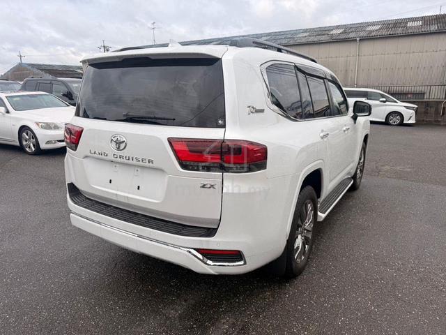 2023 Toyota Land Cruiser 300 ZX 3.5 Petrol - 5