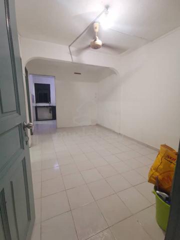 Flat Taman Ungku Tun Aminah 1