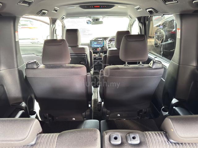 2020 Toyota Voxy Kirameki 2 Low Mileage - 4
