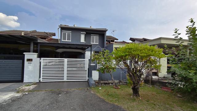 Double Storey House Taman Sri Andalas Klang Renovated Near LRT 1