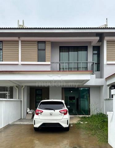 4 Bed 3 Bath - Terrace House - Kota Puteri 1