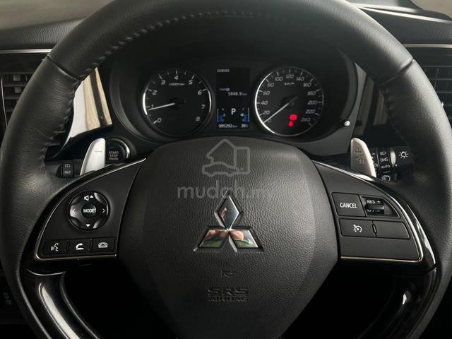 2019 Mitsubishi OUTLANDER 2.4 AWD 360 CAM SUNROOF - 4