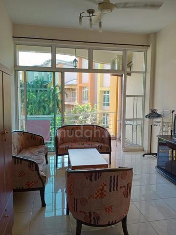 University Green Apartment 1