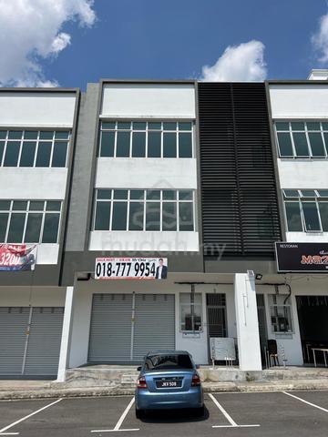 Bukit Impian 3-Storey Shoplot Facing Main Road for Sale @ Skudai, JB 1