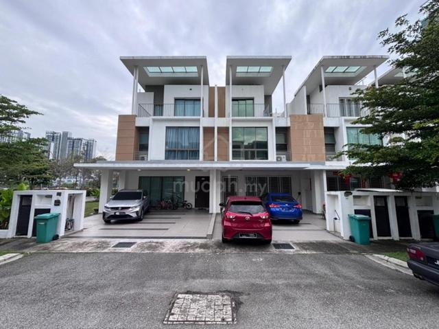 Fully Furnished 3 Storey Terrace @ Lake Point Residence, Cyberjaya 1