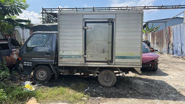 Toyota dyna LY100 tahun 1997 - 3