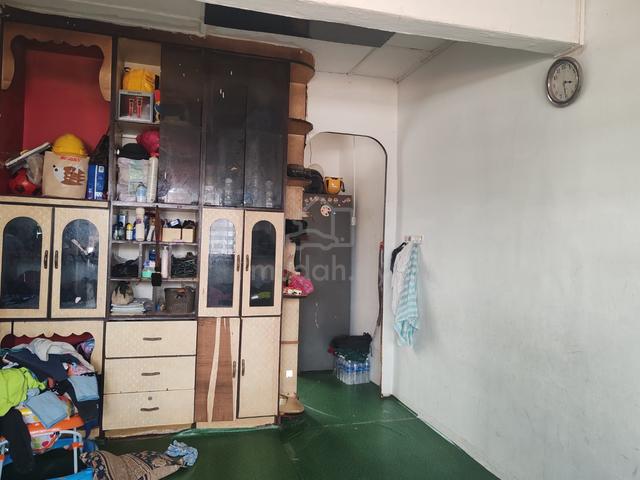 Flat Taman Ungku Tun Aminah 1