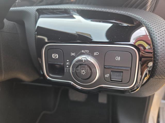 2023 MERCEDES BENZ A200 1.3cc SEDAN (UW26/12/2027) - 3