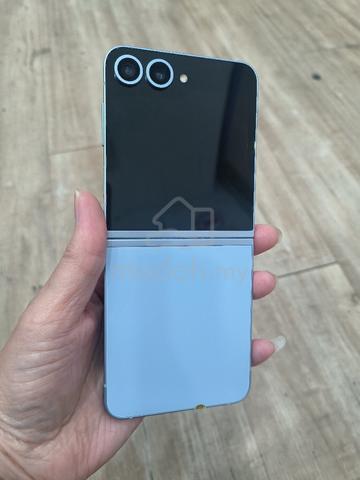 Samsung Z Flip 6 - photo 6 of 6