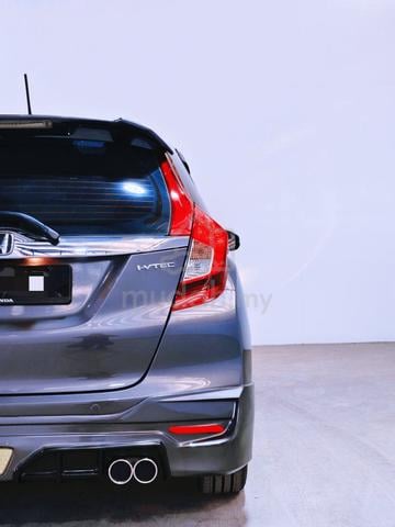 2017 Honda JAZZ 1.5 V  (A) 💯 Full Loan + Warranty - 5
